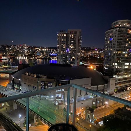 Beautiful Bright Modern Condo With Water View And Ac In Dt Vancouver 2Br,3Bd,2Bt Sleeps 6 Guests Free Parking Netflix Included Exterior photo