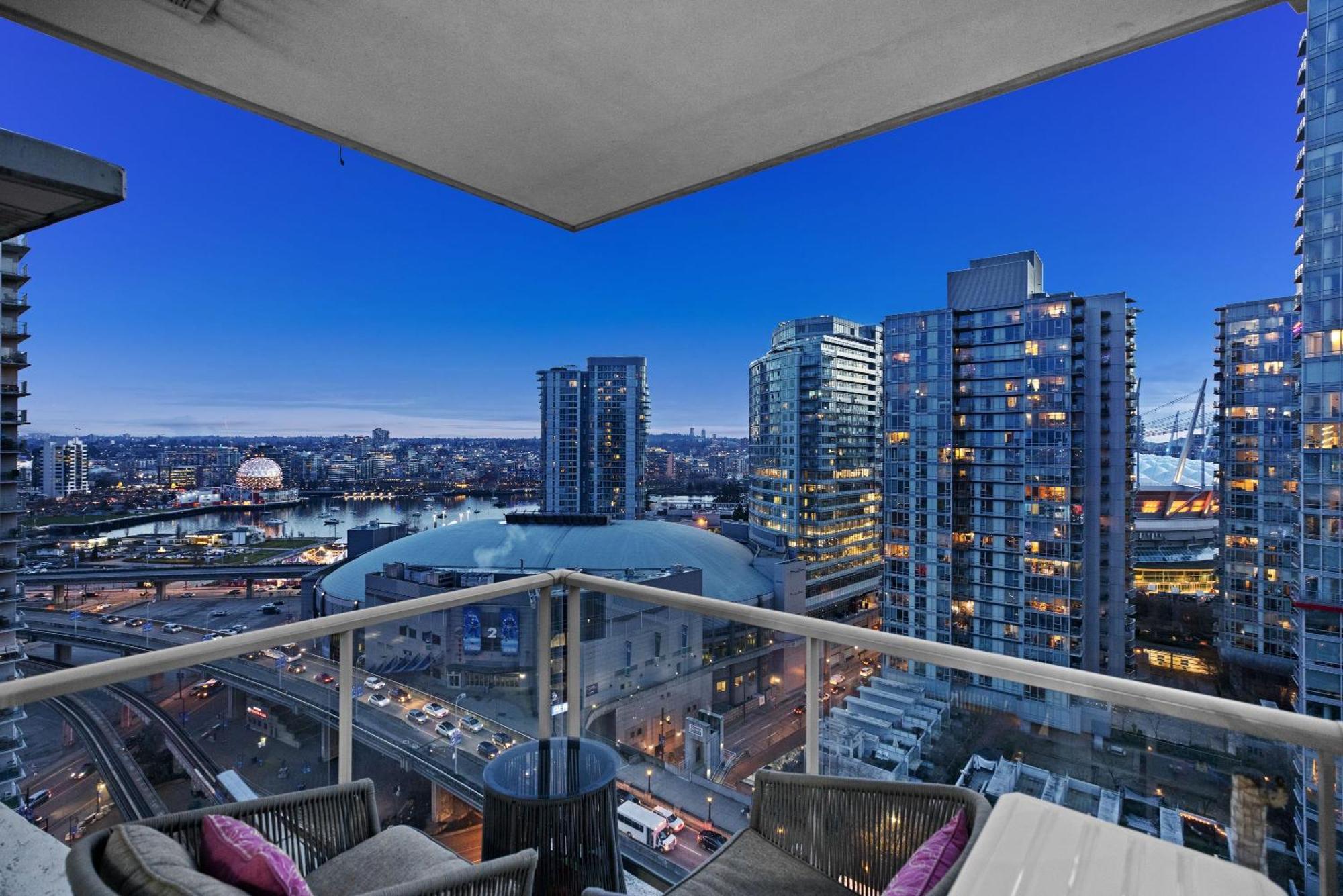 Beautiful Bright Modern Condo With Water View And Ac In Dt Vancouver 2Br,3Bd,2Bt Sleeps 6 Guests Free Parking Netflix Included Exterior photo
