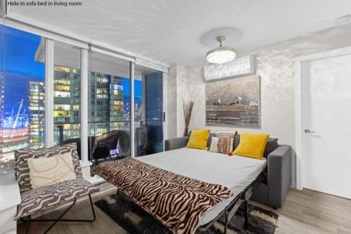 Beautiful Bright Modern Condo With Water View And Ac In Dt Vancouver 2Br,3Bd,2Bt Sleeps 6 Guests Free Parking Netflix Included Exterior photo